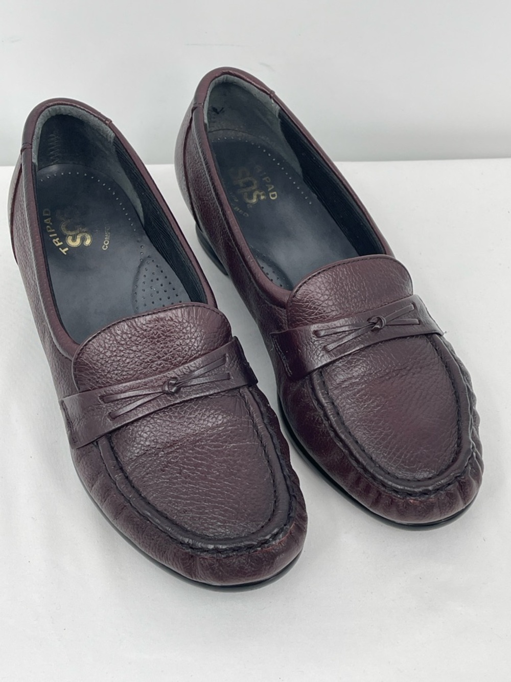 SAS EASIER ANTIQUE WINE Classic Women's Burgundy Leather Loafers SIZE 8 M